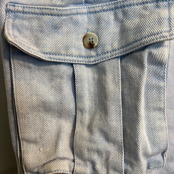 Cargo Detail Blue Wash Denim Skirt. Size XS - Picture 4 of 6